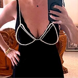 Very sexy accessory even with a tank top it makes it stylish and sexy